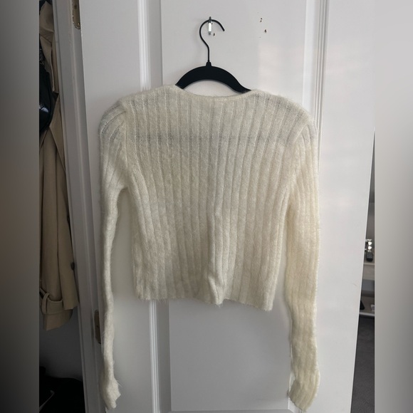 GARAGE, CREAM SWEATER, SIZE XS, NEVER WORN - Picture 3 of 4
